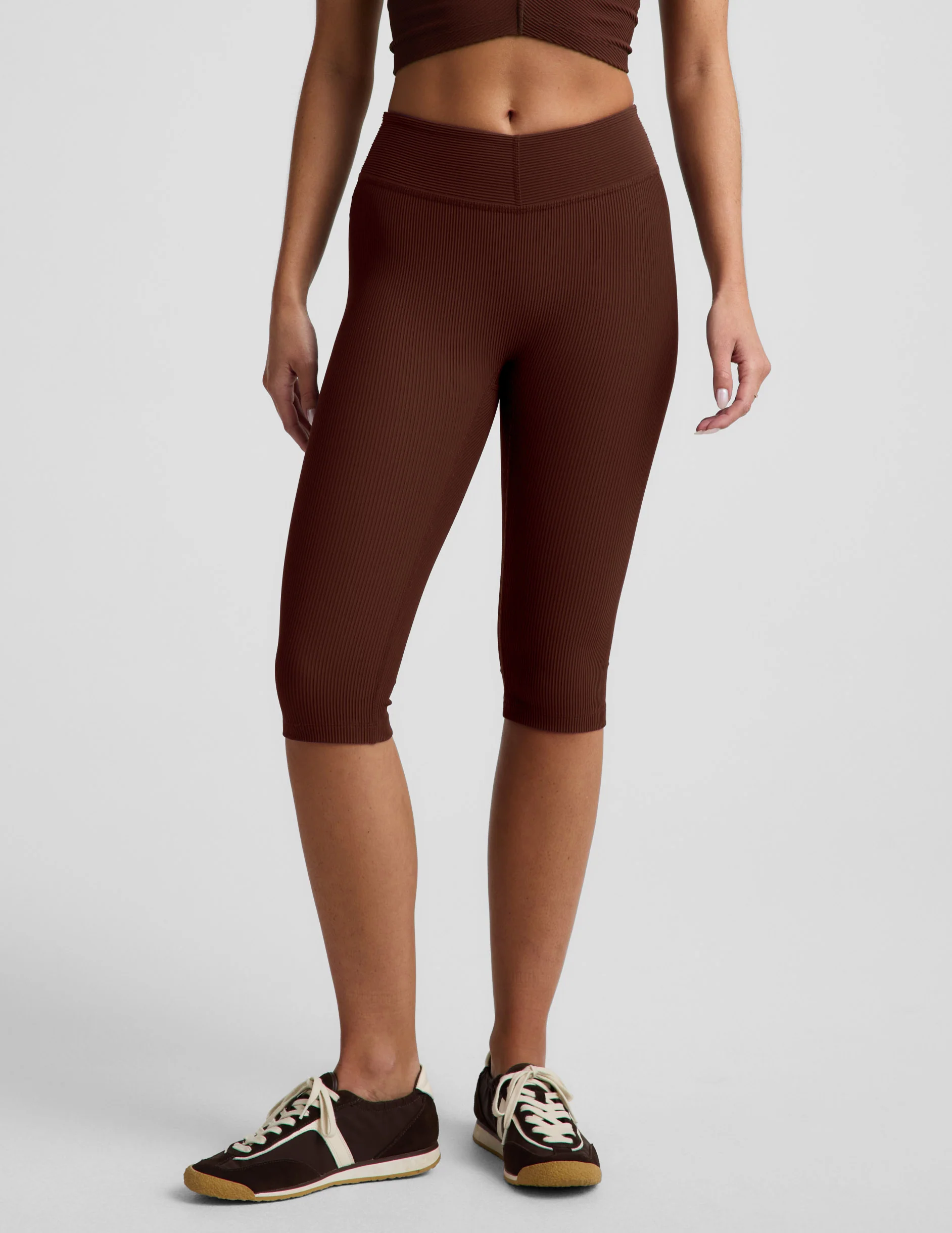 Impulse Ribbed V-Waist Pedal Pusher Legging - Image 3